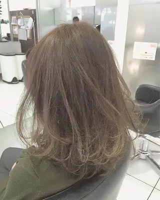 ミディアム セミロング カラー 青木 茂樹⭐️ 透明感カラーのヘアスタイル