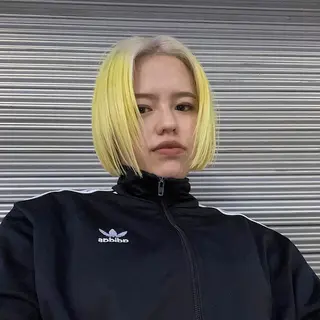 ミディアム カラー ブリーチ/ベージュ/ ブロンド MIU☆のヘアスタイル