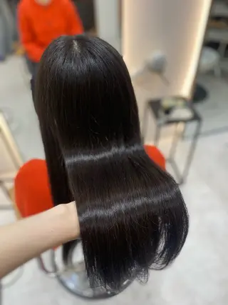 ロング 艶髪・透明感カラー・ 韓国ヘア・Yuriのヘアスタイル