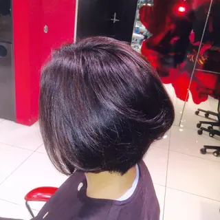 ミディアム ミヤザキ コージのヘアスタイル