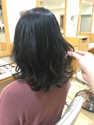 ミディアム カラー 🐝肥田 しょーと🐝のヘアスタイル