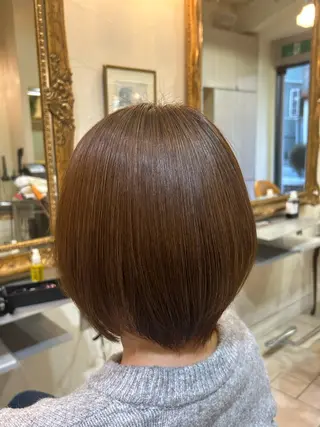 ショート ツヤ髪💫髪質改善 透明感カラー仁平創太のヘアスタイル