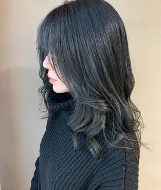 セミロング カラー SALOWIN梅田茶屋町店所属・ウルフレイヤーカット /チヒロのヘアスタイル