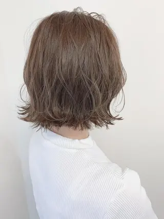 ショート カラー 色白に見える暗髪 梅田・増田のヘアスタイル