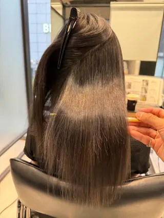 セミロング SALOWIN心斎橋Suite店所属・洗っても取れない 髪質改善|OJIROのヘアスタイル