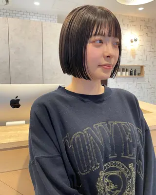 ショート ofF élua所属・🌵ボブ/切りっぱな し/ショート藤長芽生のヘアスタイル