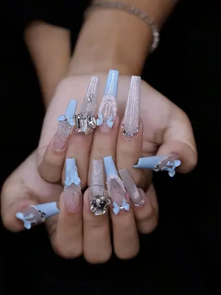 ミディアム ドラ Nailsのネイルデザイン