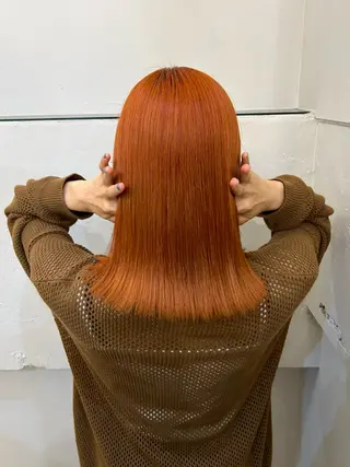 カラー moeka 表参道のヘアスタイル