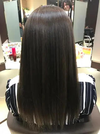 ロング カラー スズキ シオリのヘアスタイル