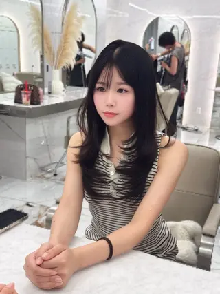 ロング kiti SAKAE所属・のり/顔まわり/韓国 /レイヤーカットのヘアスタイル