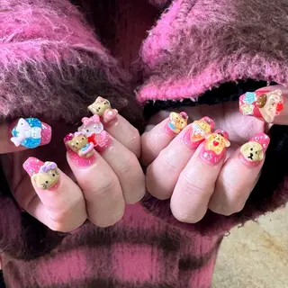 ネイル RIEKO🍒 ワンホン♡推しネイルのネイルデザイン