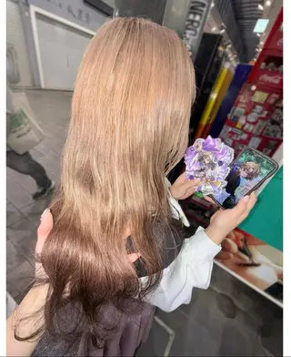 ミディアム カラー GARU-ガル-所属・TSUNO🦖 派手髪/オタク美容師のヘアスタイル