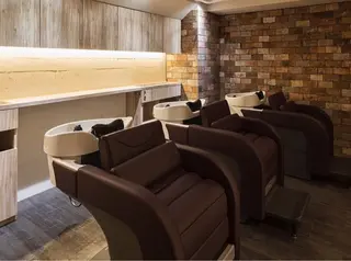 ミルクティーベージュ 山本勝志のヘアスタイル