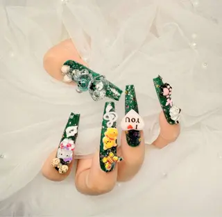 ネイル Lina nail所属・Luna 池袋のネイルデザイン