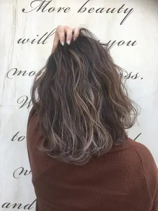 ミディアム カラー 森 早希絵のヘアスタイル