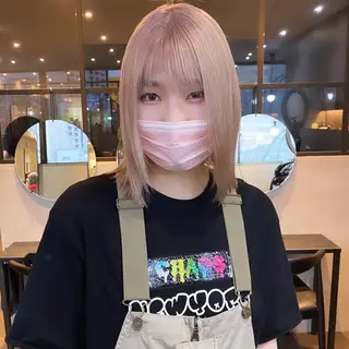 ショート カラー 艶ハイトーンブリーチ 🌈小林侑雅のヘアスタイル