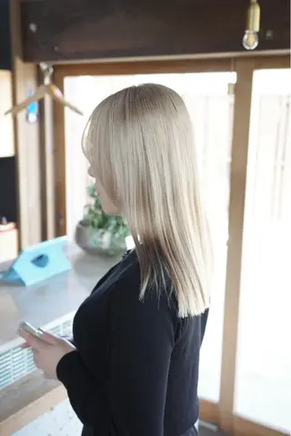 セミロング カラー Lien hair salon所属・川村 匠のヘアスタイル