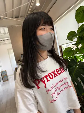 ロング HOWL所属・小山 明菜のヘアスタイル