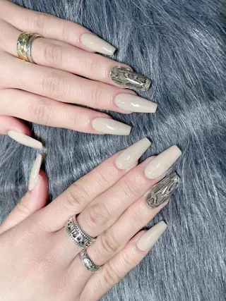 ミディアム ネイル 《LB》ラブリエ Nail&eyeのマツエク・マツパデザイン