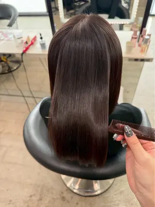 ロング みっちー/ブリーチカ ラー/似合わせカラーのヘアスタイル