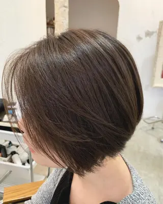 ショート カラー fio マナミのヘアスタイル