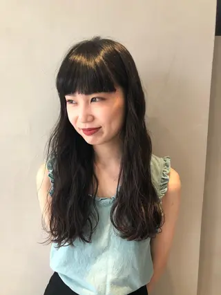 ロング カラー 荒木 依莉亜のヘアスタイル