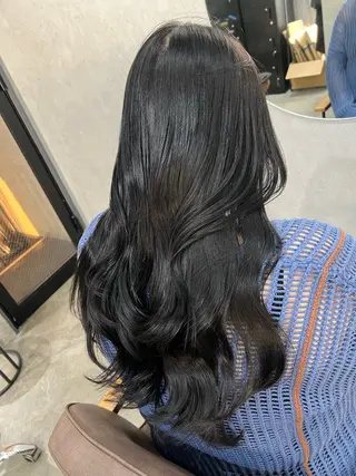 ロング maya レイヤーカットのヘアスタイル