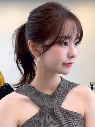 セミロング 越川 友美子のヘアスタイル