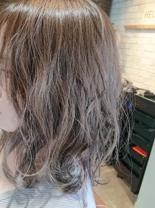 セミロング カラー alushe 岡 陽子のヘアスタイル