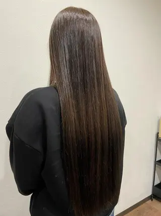 ロング 岩﨑 智穂のヘアスタイル