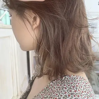 ミディアム カラー fio マナミのヘアスタイル
