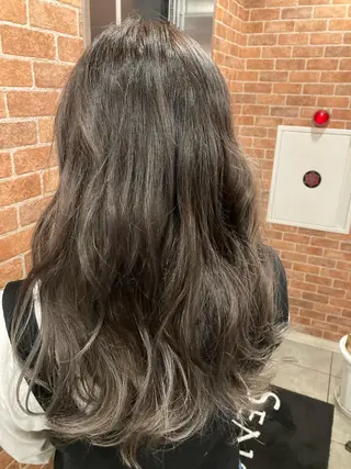 ロング カラー senses ミヤコのヘアスタイル