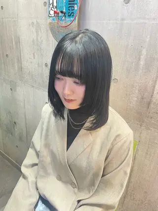 セミロング HIKARI🐈‍⬛ レイヤー×デザインのヘアスタイル
