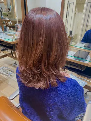 ミディアム カラー 宮内 真乃のヘアスタイル