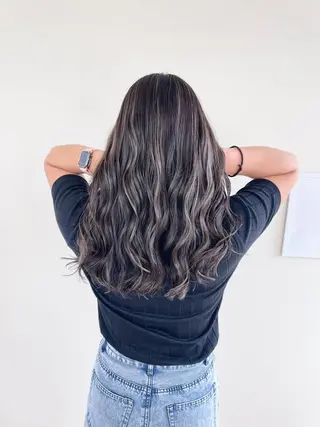 ロング カラー ハイライトカラー✨ グレージュ✨鎌倉光洋のヘアスタイル