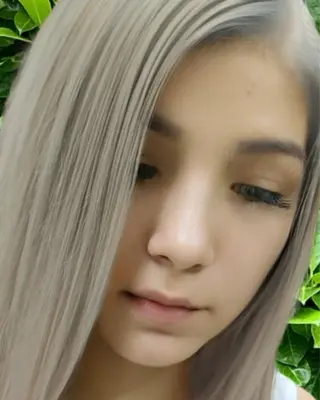 ミディアム カラー au美容室所属・au栄矢場町 水素髪質改善Tのヘアスタイル