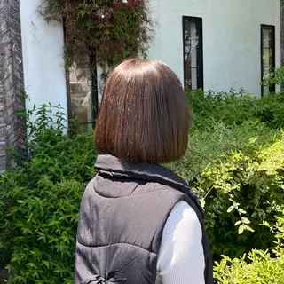 ミディアム ルプラボウ 鈴木 莉菜のヘアスタイル