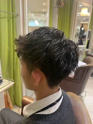 ショート パーマ ヘアアレンジ メンズ メンズパーマ特化🔥 ツイスパ/シャドウのヘアスタイル