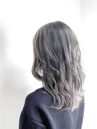 ミディアム AI 高田馬場店のヘアスタイル
