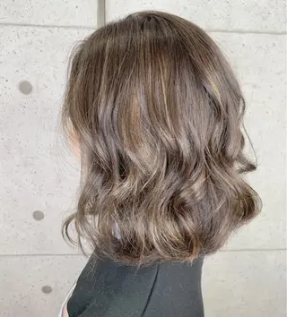 ミディアム カラー 福森 みずきのヘアスタイル