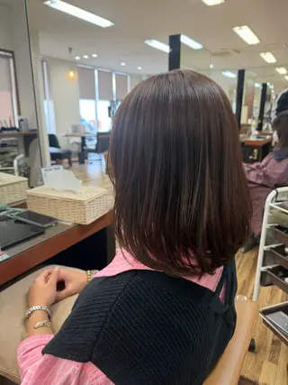 ミディアム 榮 百合香のヘアスタイル