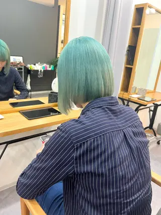 カラー init所属・Shion 🫧のヘアスタイル