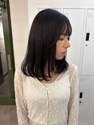 ミディアム 綾乃／デザインカラー ／ハイトーン／ボブのヘアスタイル