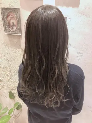 セミロング 代表山口ひな 髪質改善のプロのヘアスタイル