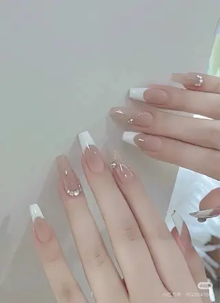 ネイル Ari__ Luna nailのネイルデザイン