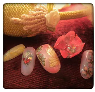 ネイル ARTスクールサロン お・タマゴのネイルデザイン