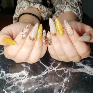 ロング ネイル クロキ 。のネイルデザイン