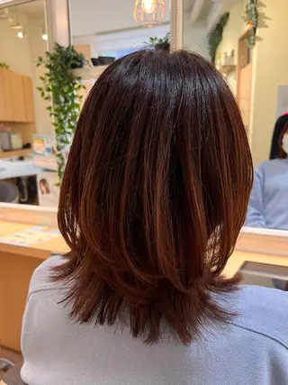 セミロング ICHIGO 大山所属・emma 星野のヘアスタイル