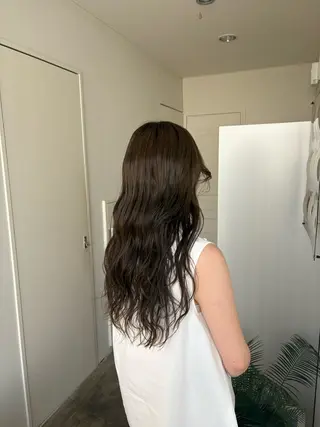 ロング カラー 大阪/レイヤー/ ツヤ髪/ヨシノヒメカのヘアスタイル