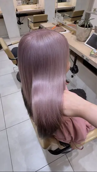 カラー ツダ ミウのヘアスタイル